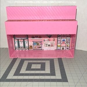 L.O.L. surprise pop up store carry case